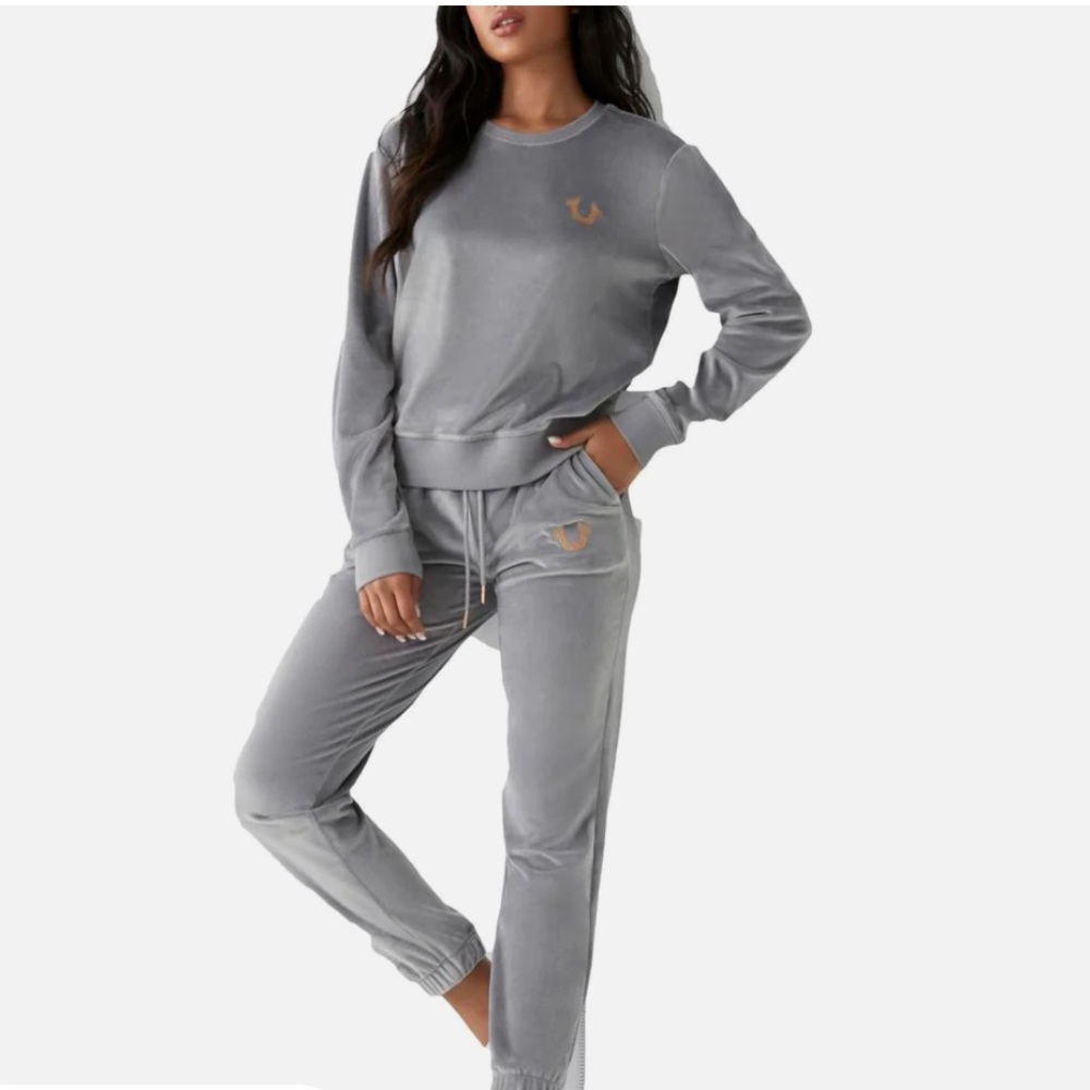 True Religion Womens Velvet Graphic Pullover Sweater ⭐️ - Picture 3 of 8